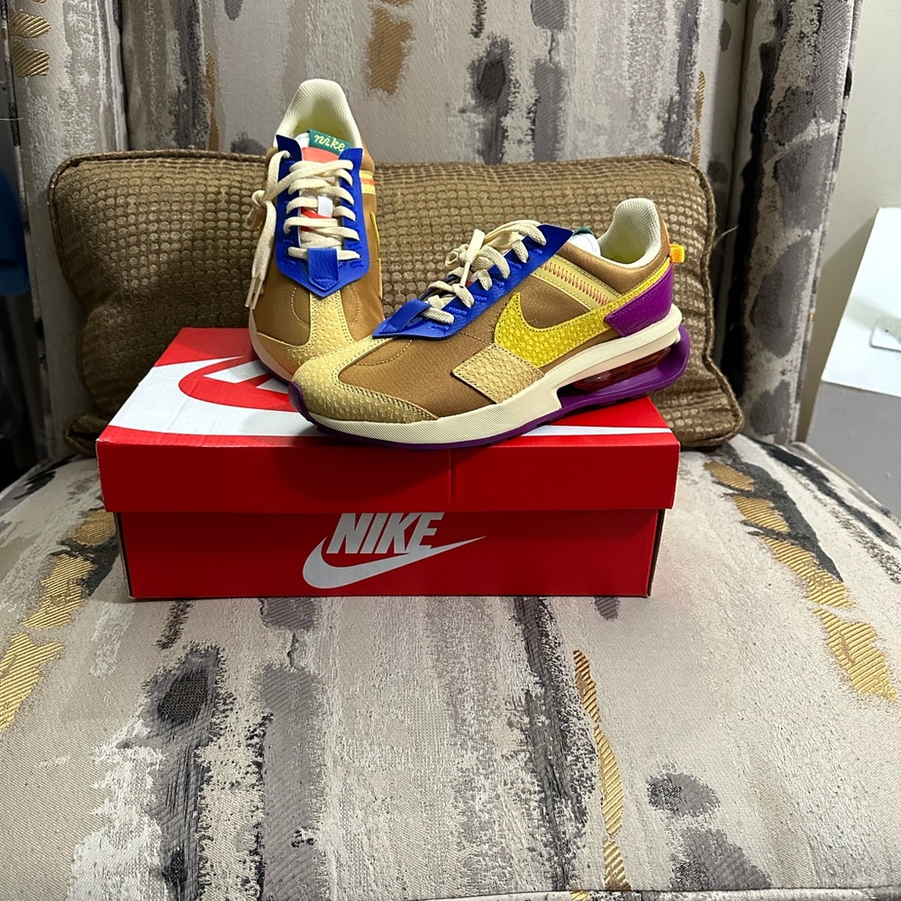 Nike Air Max Pre Day Shoes NWT (Women Size 8)